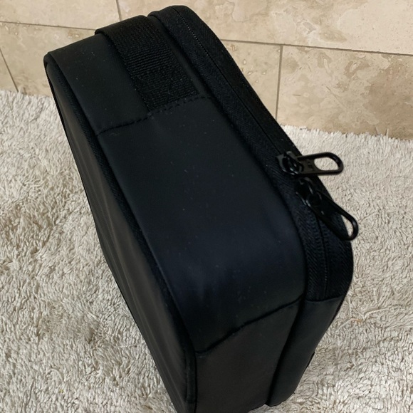 Nike Futura Coated Fuel Pack Lunch Bag - Picture 5 of 7